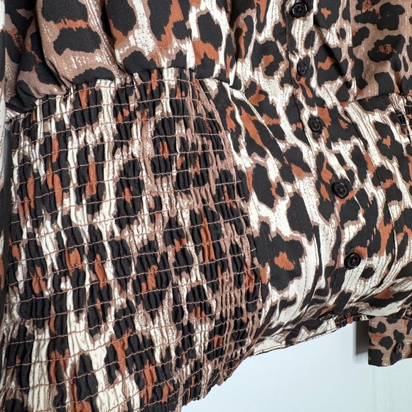 Jolie & Joy Women’s Plus Size Leopard Print Smocked Waist Blouse Top, Sz 3x - Picture 3 of 10